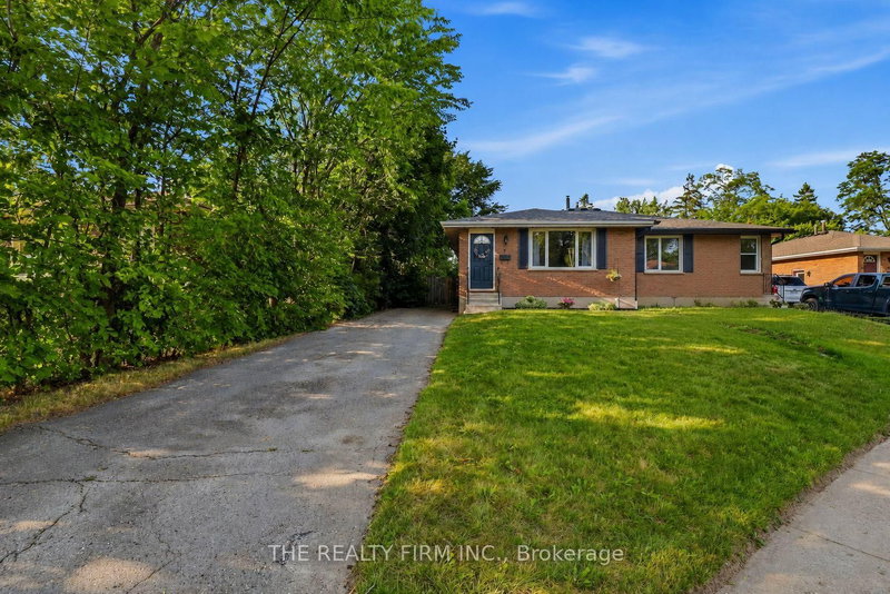 2 Noel Avenue