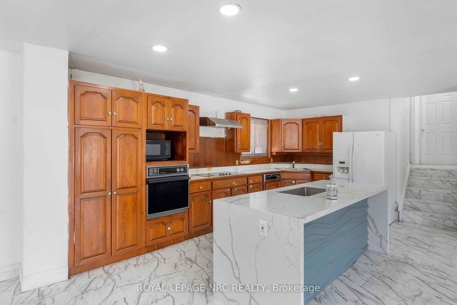 35 Eugene Street • Hamilton, ON photo 14