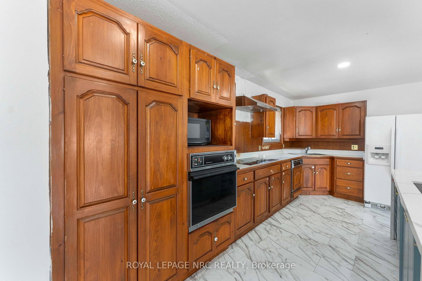 35 Eugene Street • Hamilton, ON photo 15