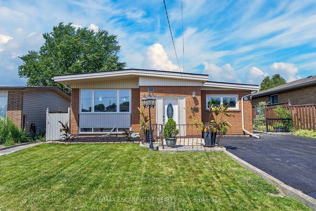 96 Fielding Crescent