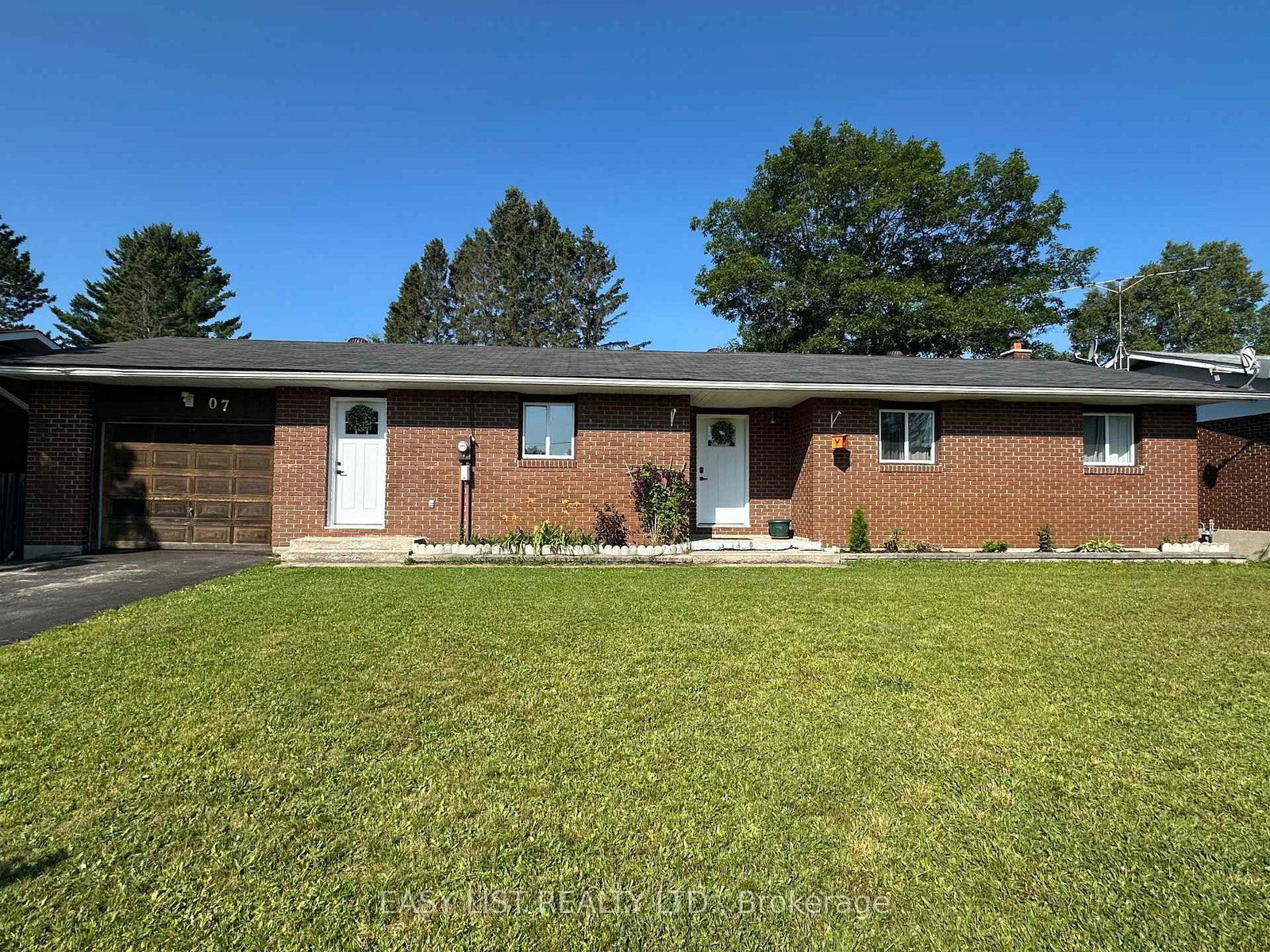 7 Fitz Avenue • South River, ON photo 1