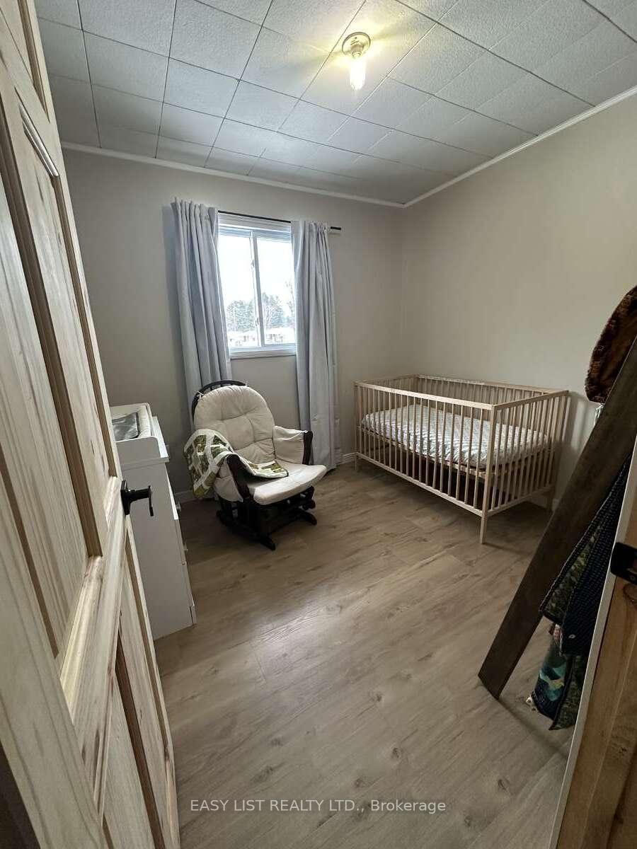 7 Fitz Avenue • South River, ON photo 11