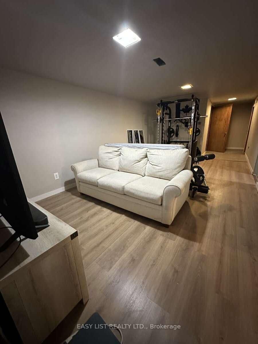 7 Fitz Avenue • South River, ON photo 18