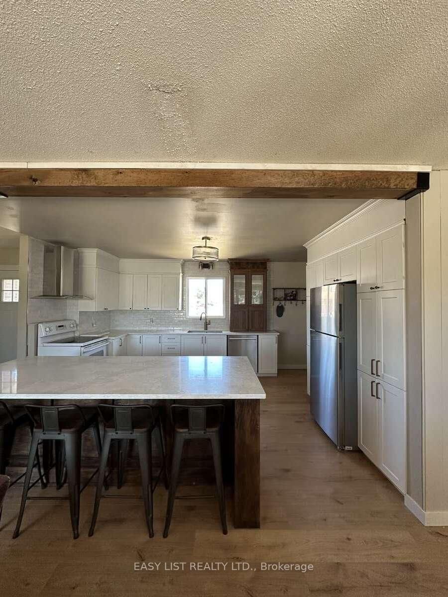 7 Fitz Avenue • South River, ON photo 5