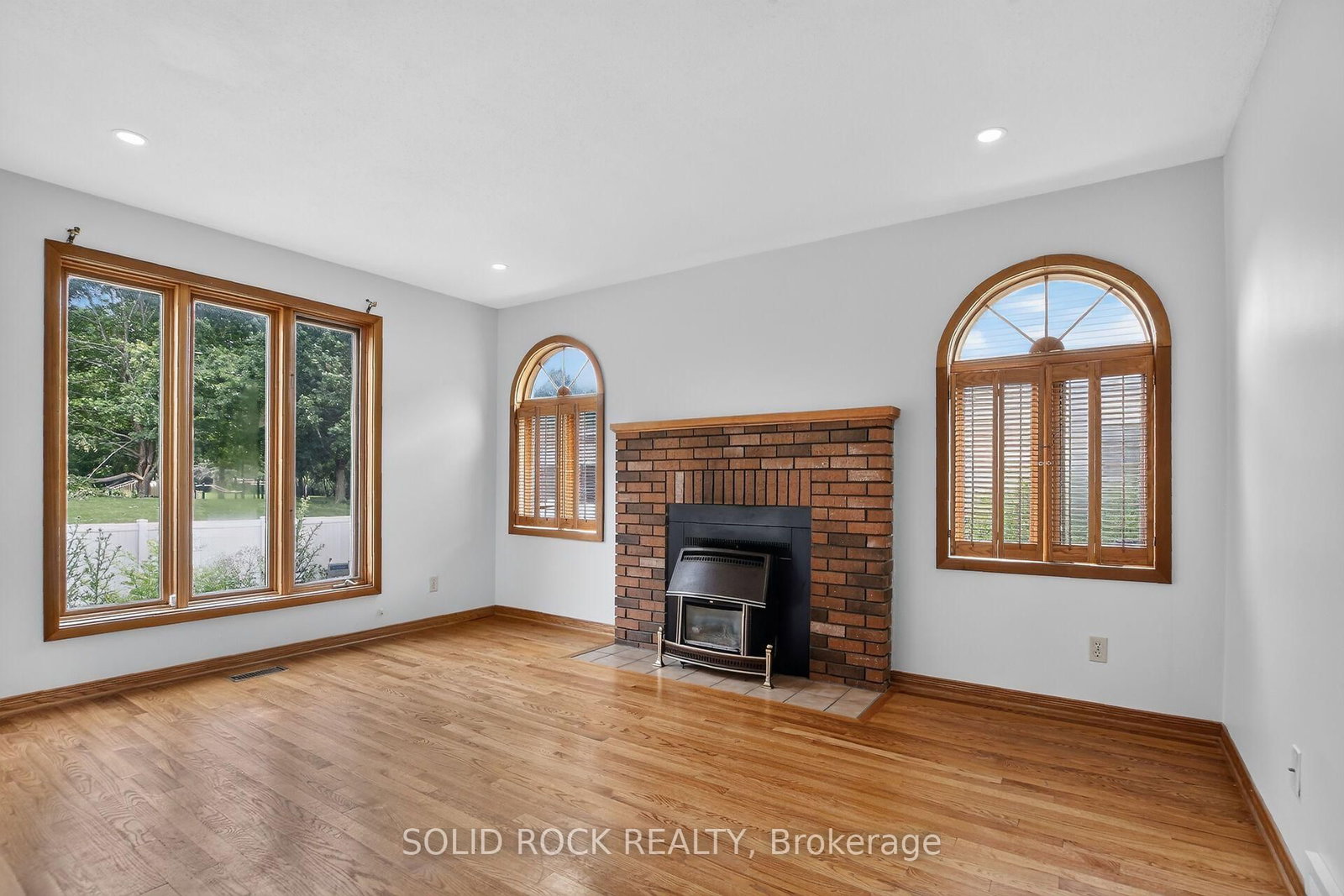 54 Huntsman Crescent • Ottawa, ON photo 14
