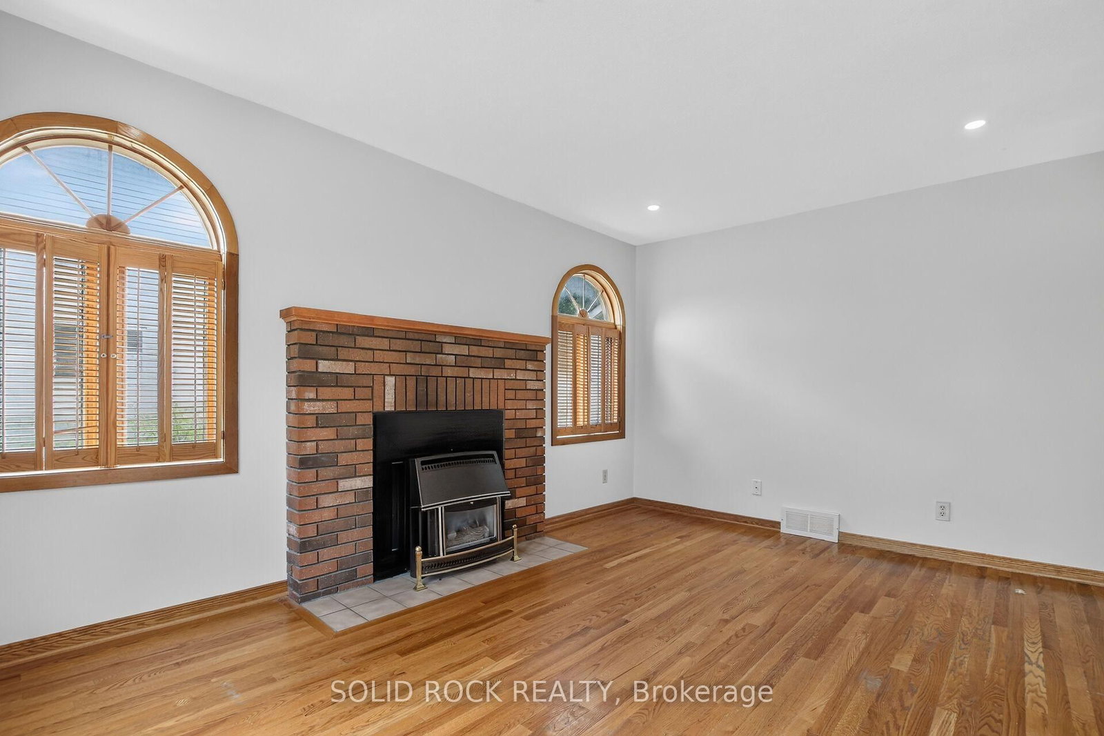 54 Huntsman Crescent • Ottawa, ON photo 15