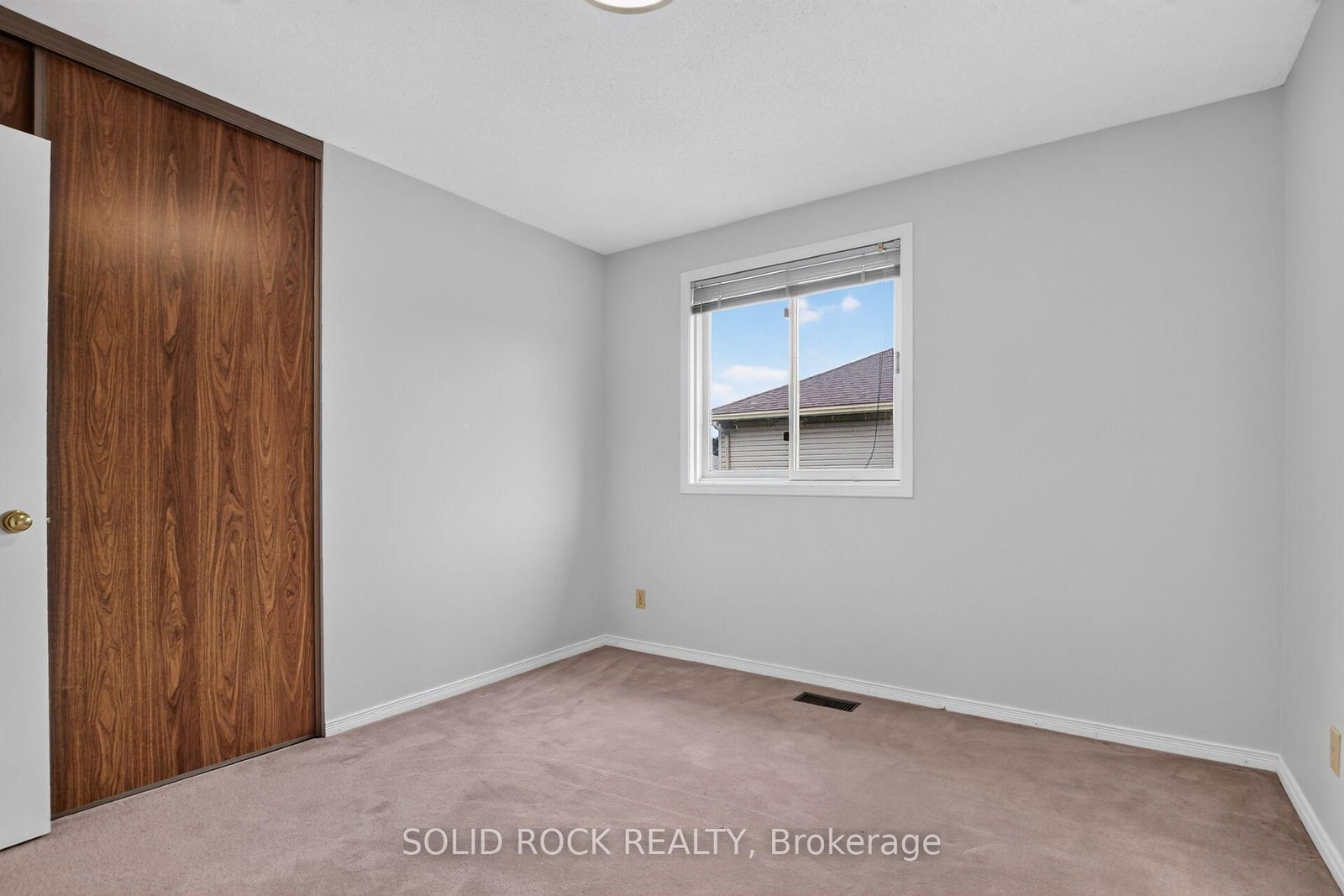 54 Huntsman Crescent • Ottawa, ON photo 23