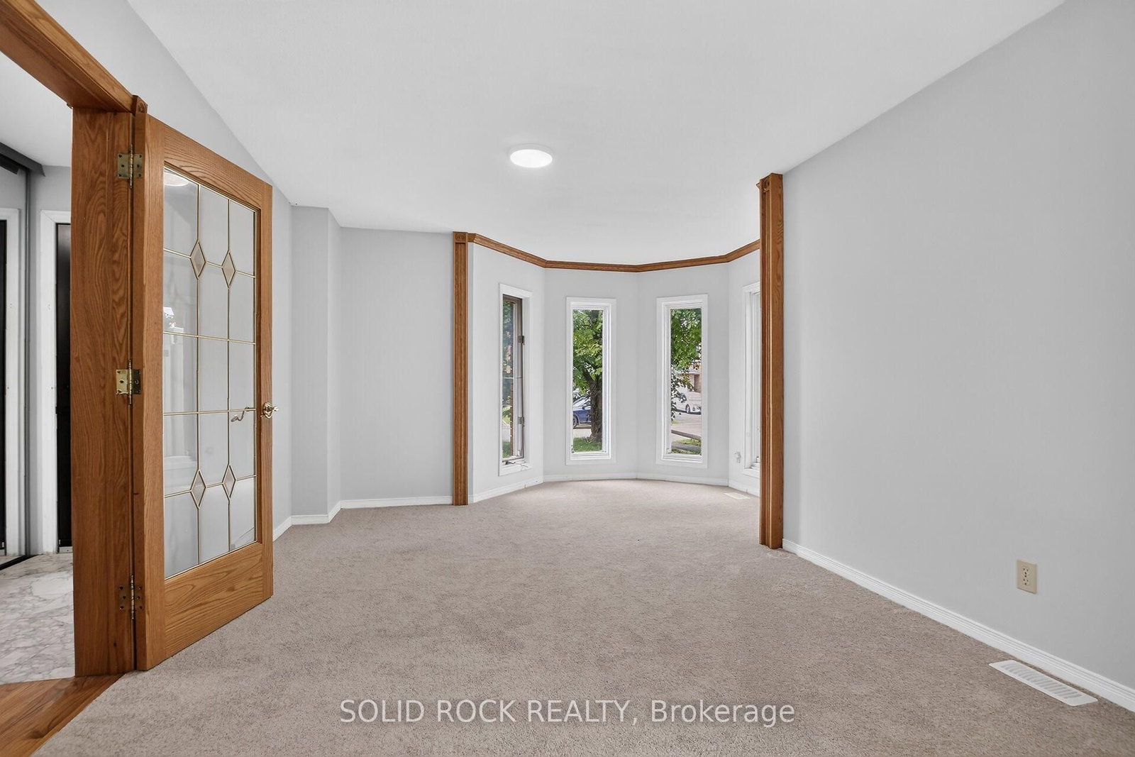 54 Huntsman Crescent • Ottawa, ON photo 5