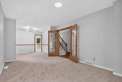 54 Huntsman Crescent • Ottawa, ON photo 6