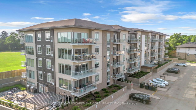 208 - 16 Markle Crescent