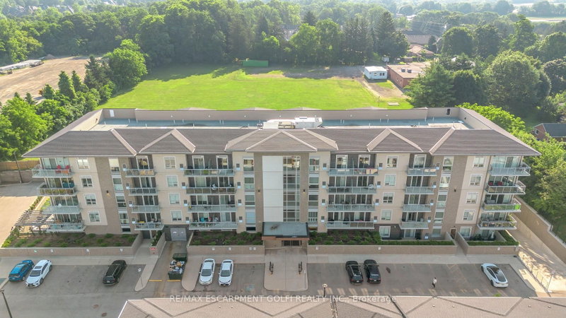 208 - 16 Markle Crescent