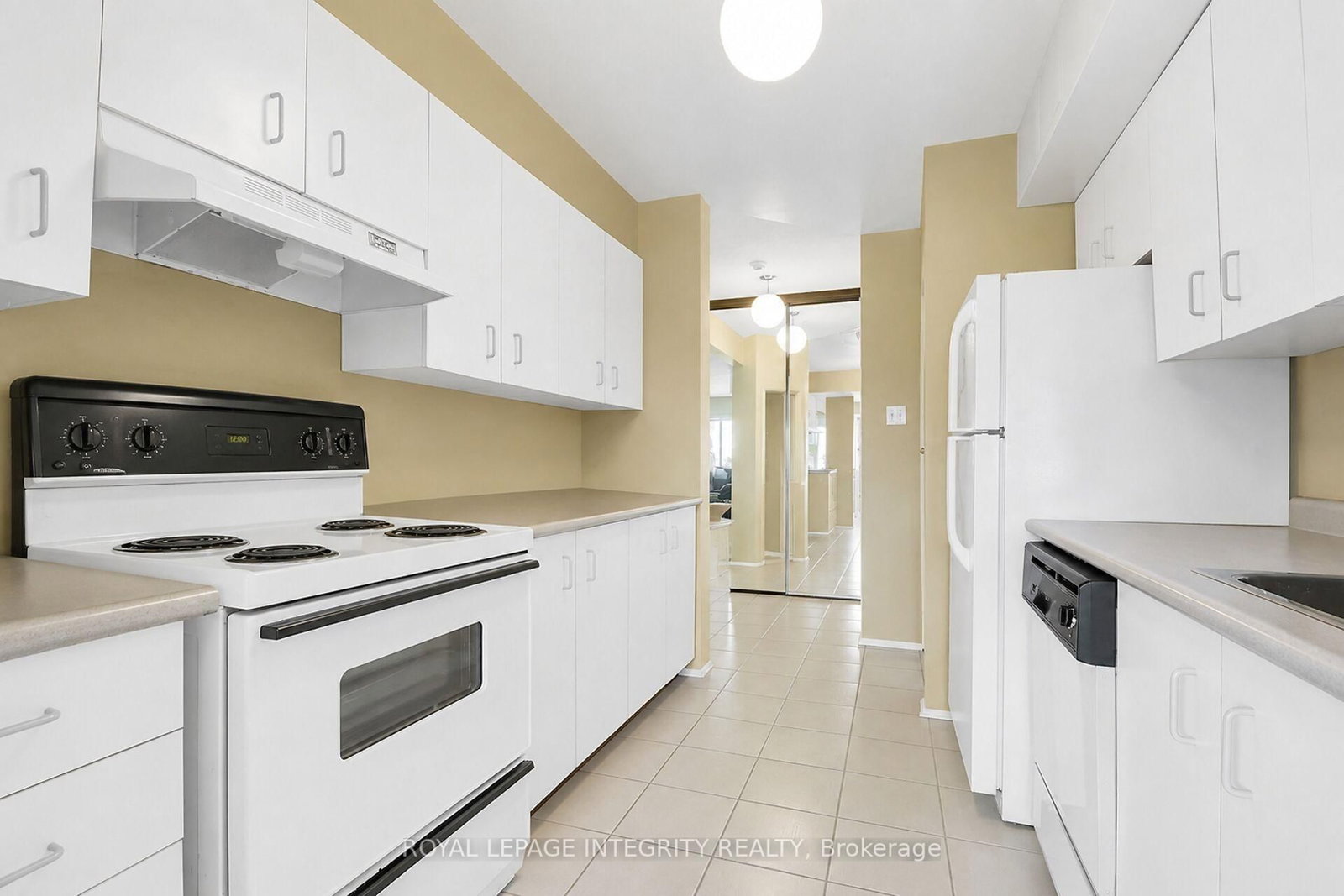 316 Lorry Greenberg Drive • #302 • Ottawa, ON photo 16