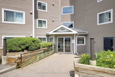 316 Lorry Greenberg Drive • #302 • Ottawa, ON photo 4