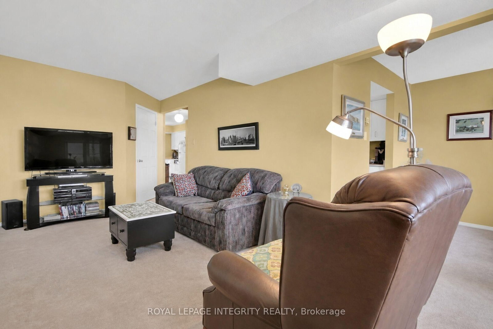316 Lorry Greenberg Drive • #302 • Ottawa, ON photo 8