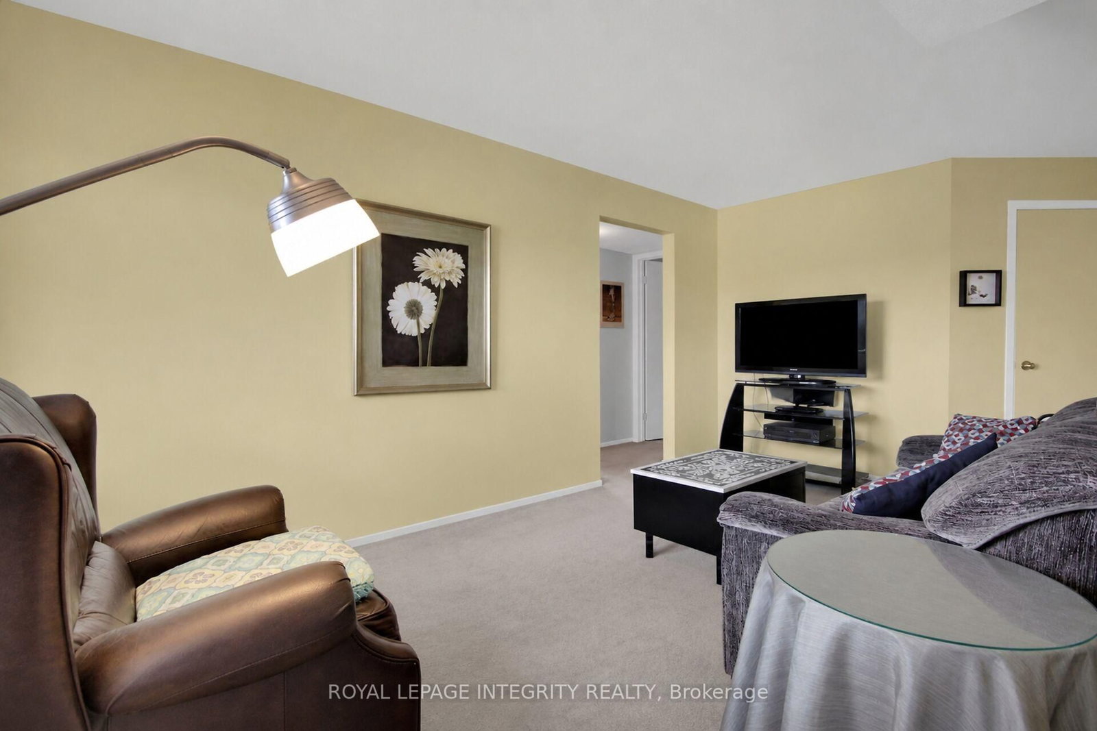316 Lorry Greenberg Drive • #302 • Ottawa, ON photo 9