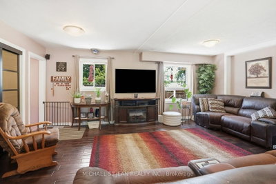 25 Saveryn Road • Hamilton, ON photo 9