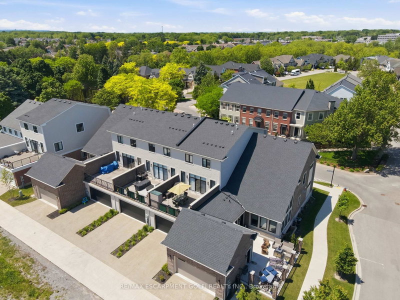 24 Willowbank Common