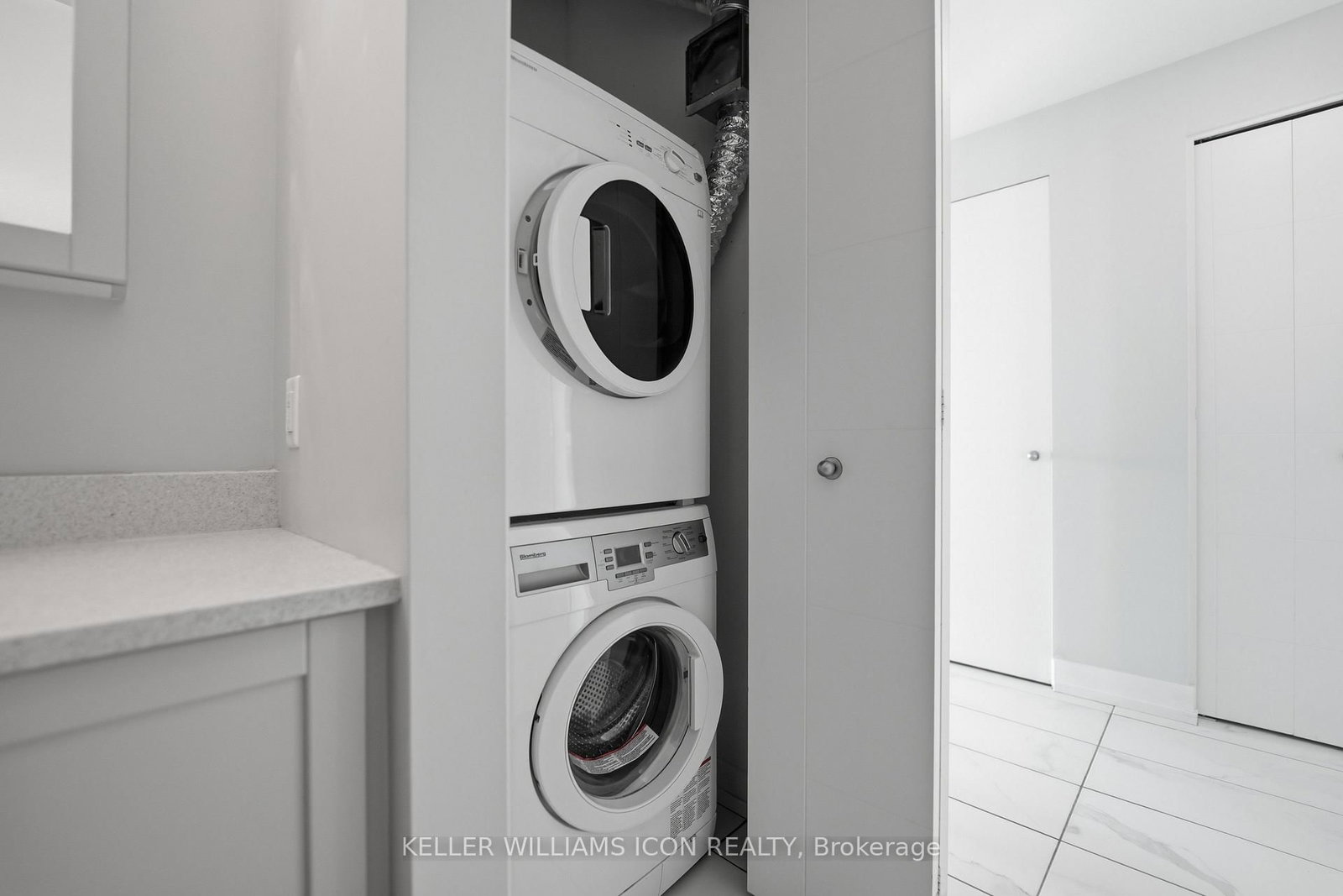 40 NEPEAN Street • #1907 • Ottawa, ON photo 16