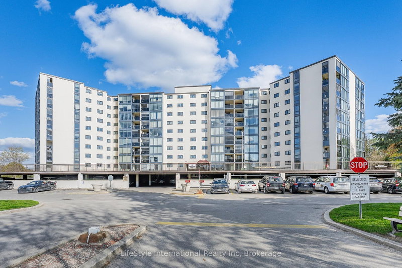 512 - 19 Woodlawn Road E