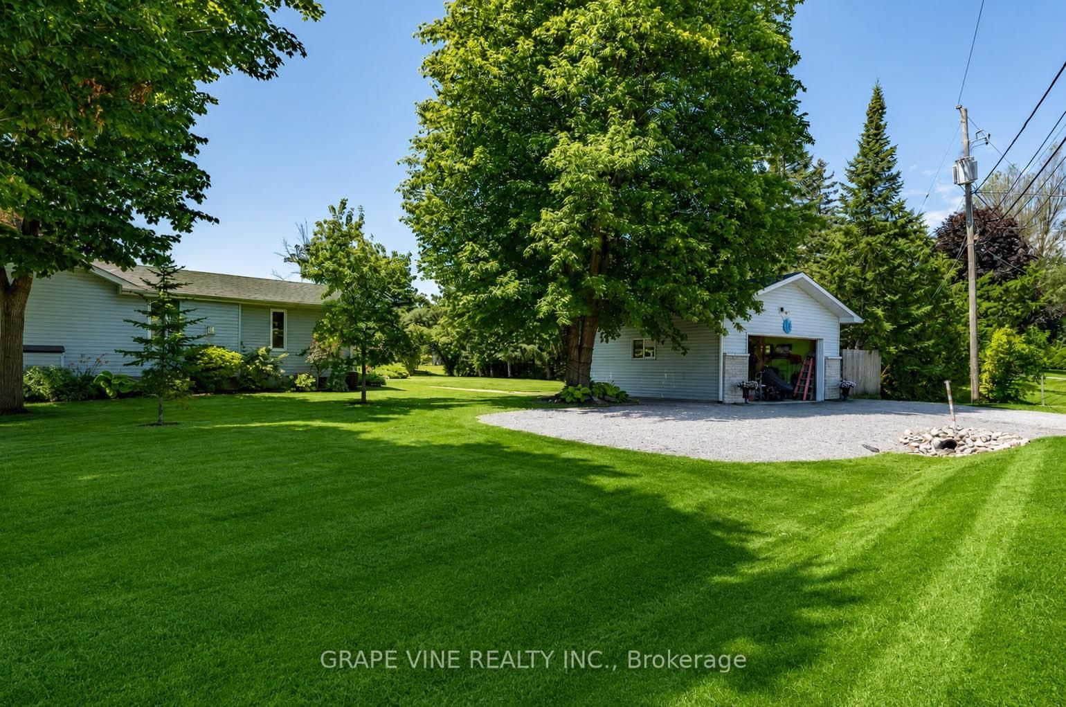 8391 Rowan Dr Drive • Metcalfe, ON photo 5
