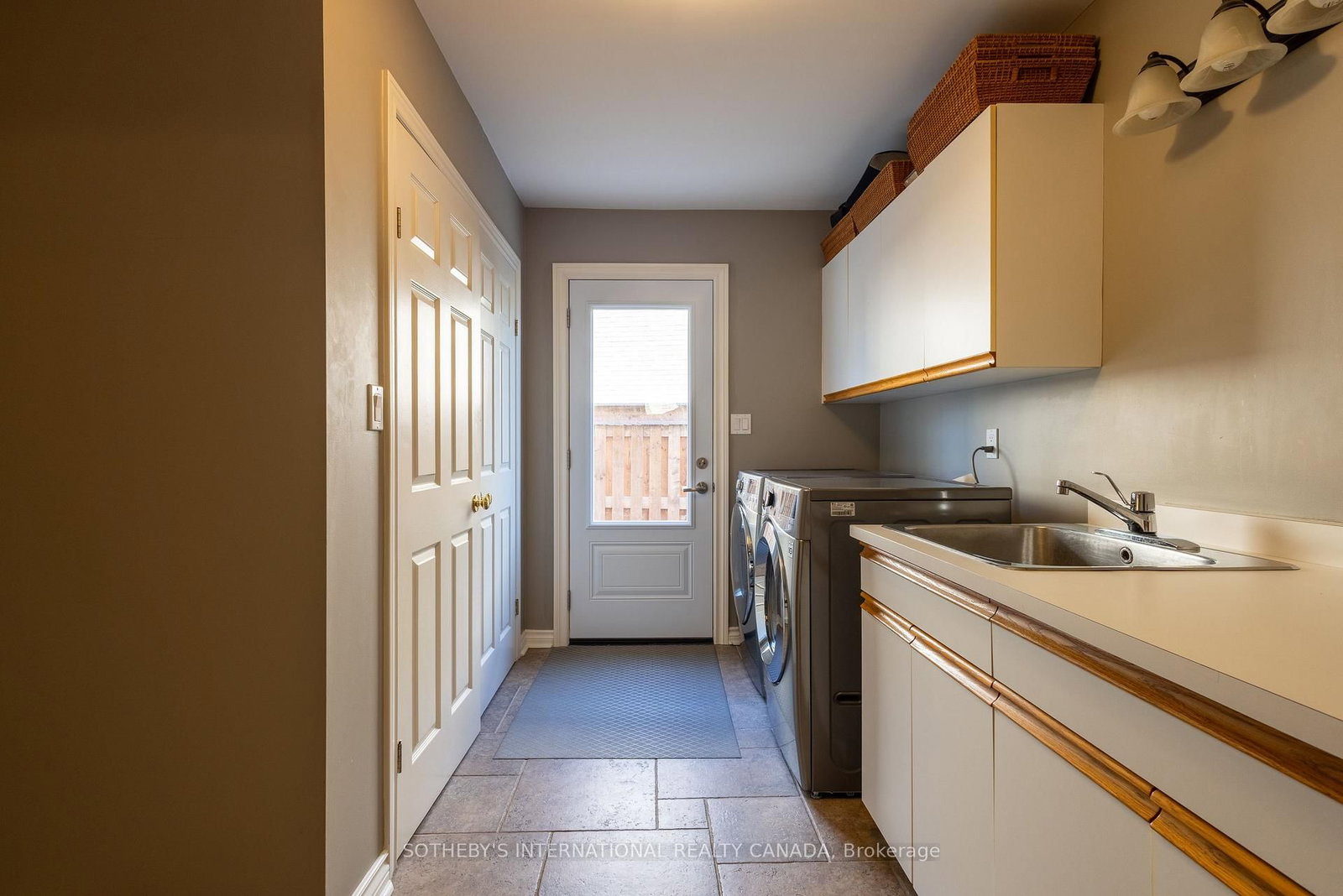 23 FRANCIS CREEK Boulevard • St. Catharines, ON photo 18