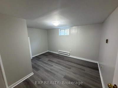 Unit 3 — 1168 Oxford Street E — more photos