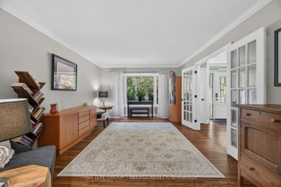 470 E Scott Street • Strathroy-Caradoc, ON photo 8