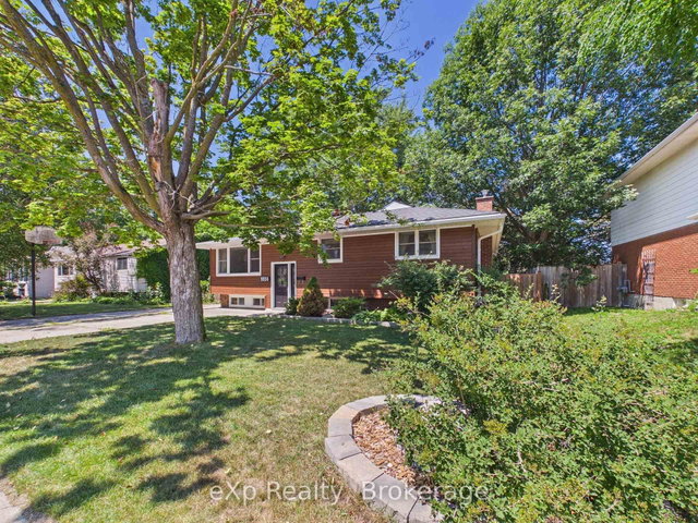 1024 Wellington Street