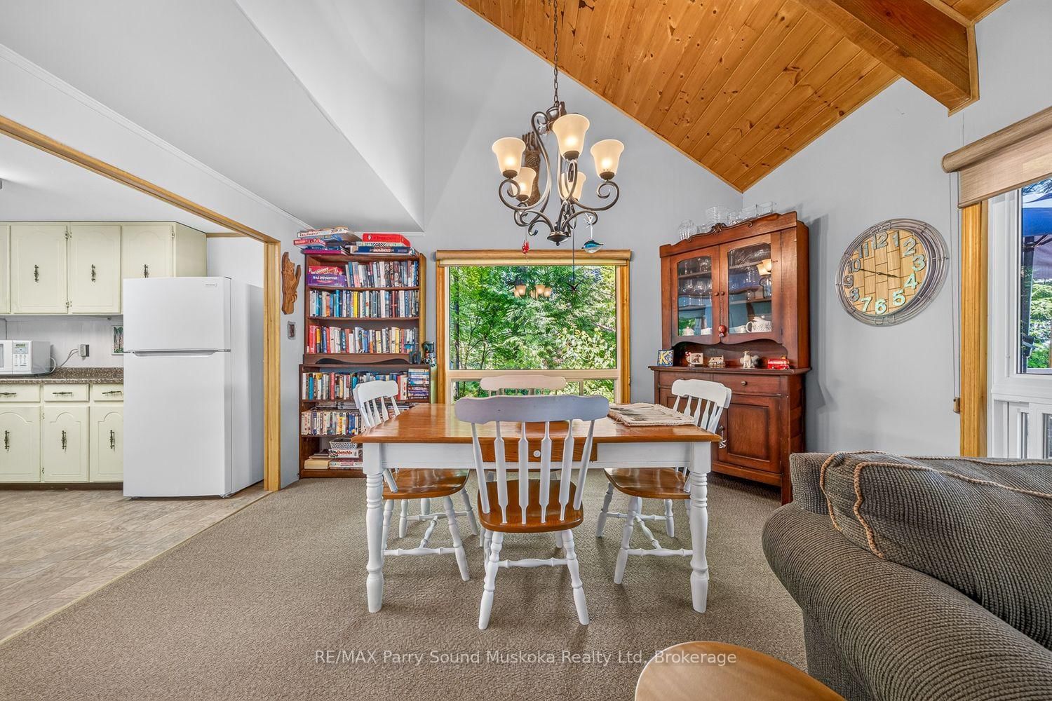 2 South Point Drive • McKellar, ON photo 18