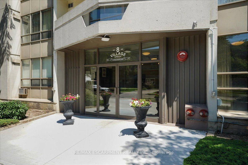 807 - 8 Village Green Boulevard