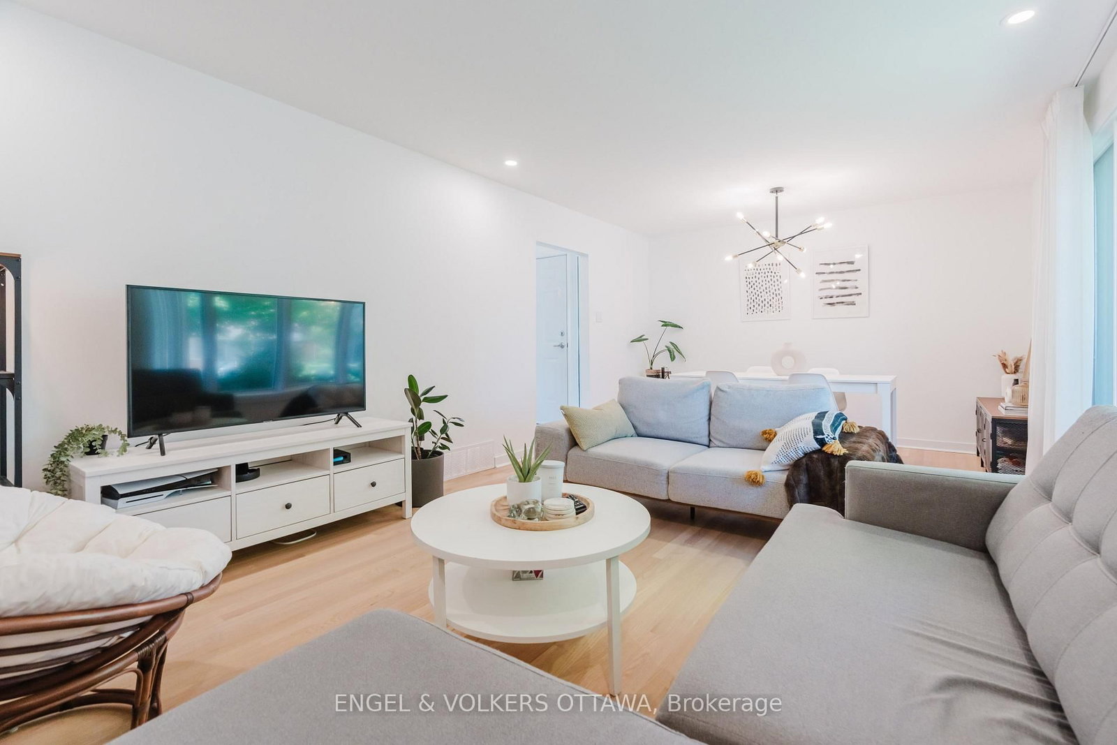 2995 Cowan Crescent • Ottawa, ON photo 14