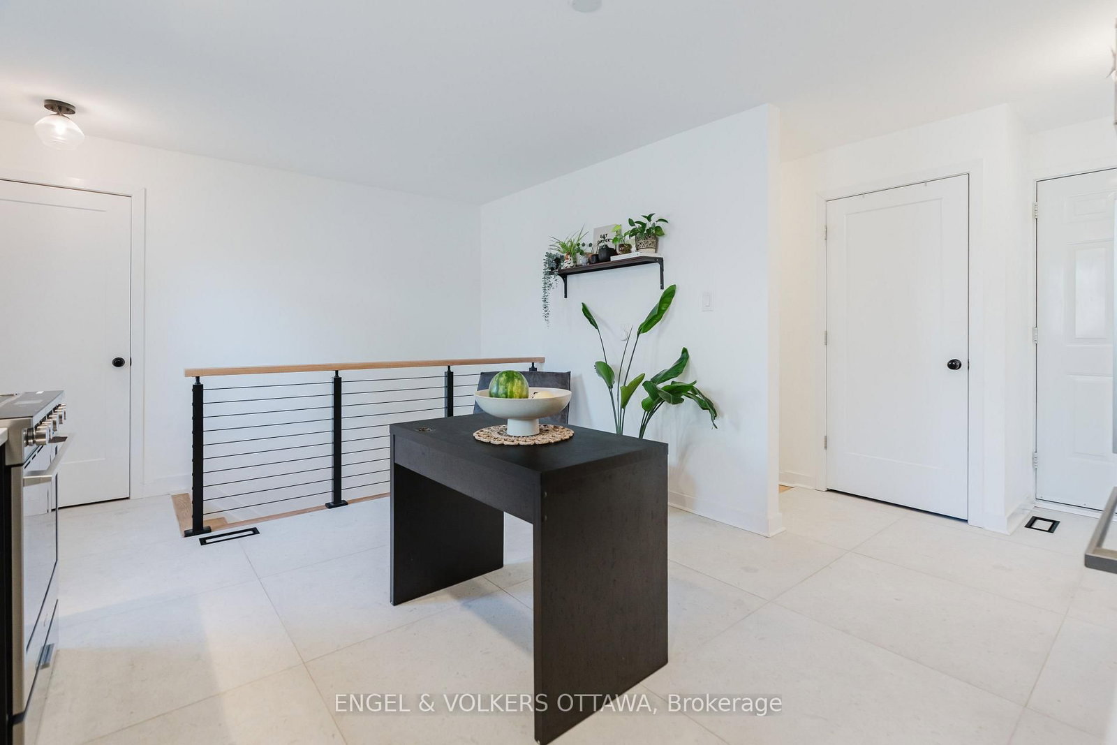 2995 Cowan Crescent • Ottawa, ON photo 9