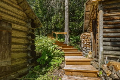 1569 Dyer Memorial Road • Huntsville, ON photo 2