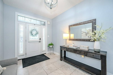 Unit 21 — 254 Gosling Gardens — photo 3