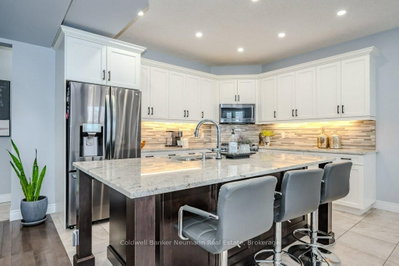 Unit 21 — 254 Gosling Gardens — photo 4
