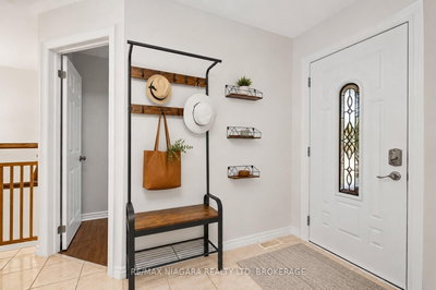 17 W Jackson Court • Welland, ON photo 3