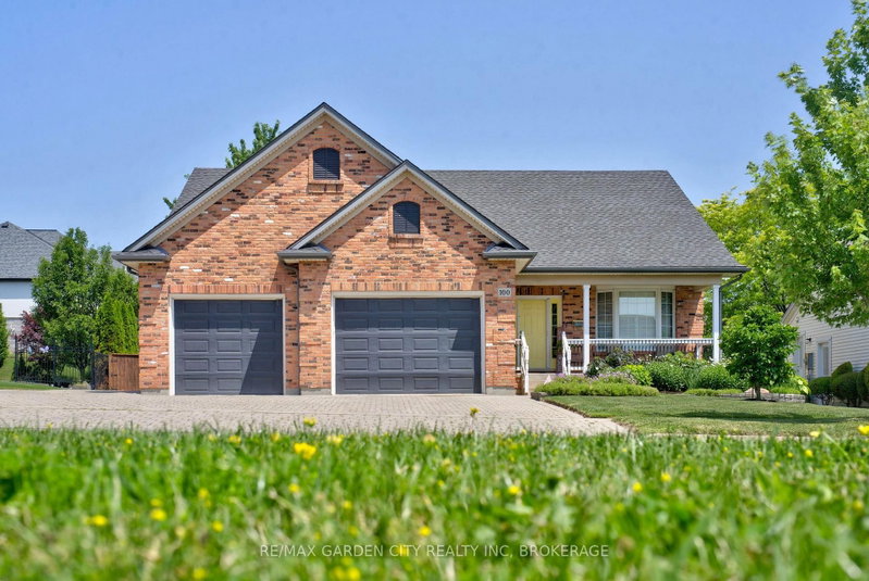 100 Thorold Road E