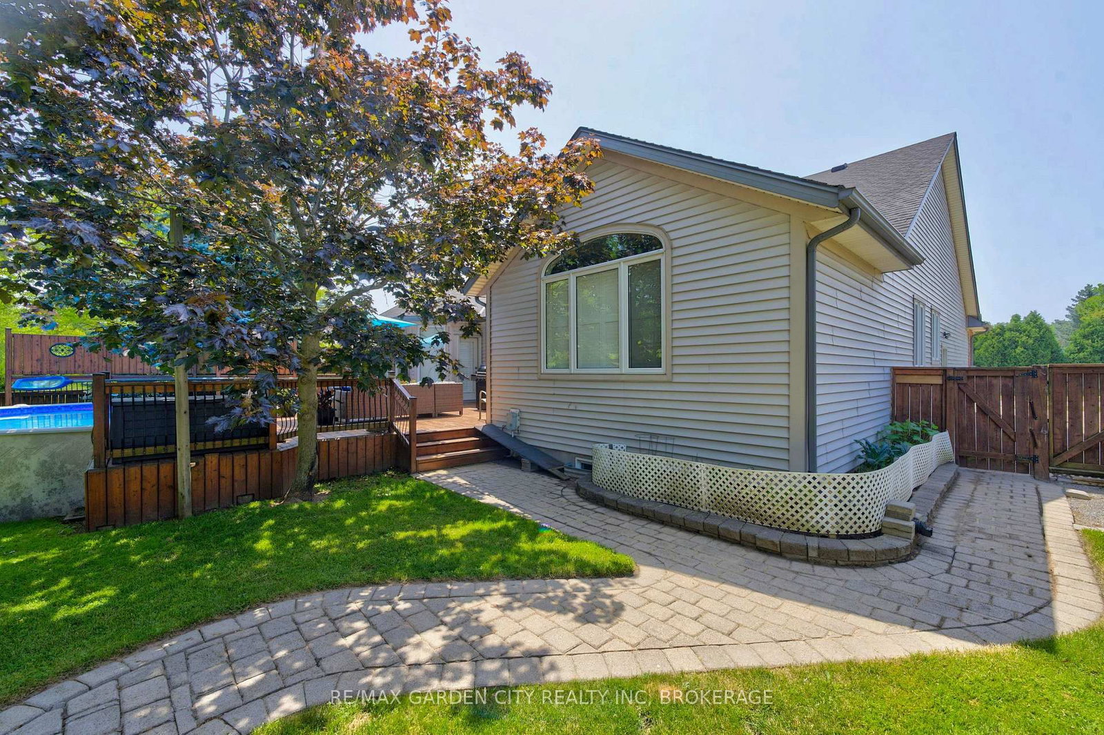 100 E Thorold Road • Welland, ON photo 40