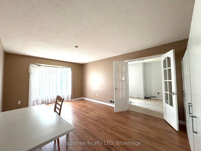 1 CRYSLER Crescent