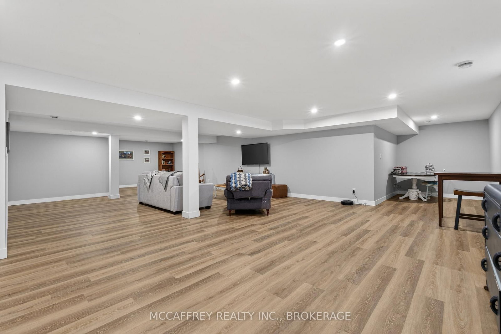 1930 County Rd 9 • Napanee, ON photo 28