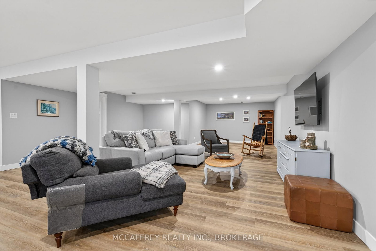 1930 County Rd 9 • Napanee, ON photo 30