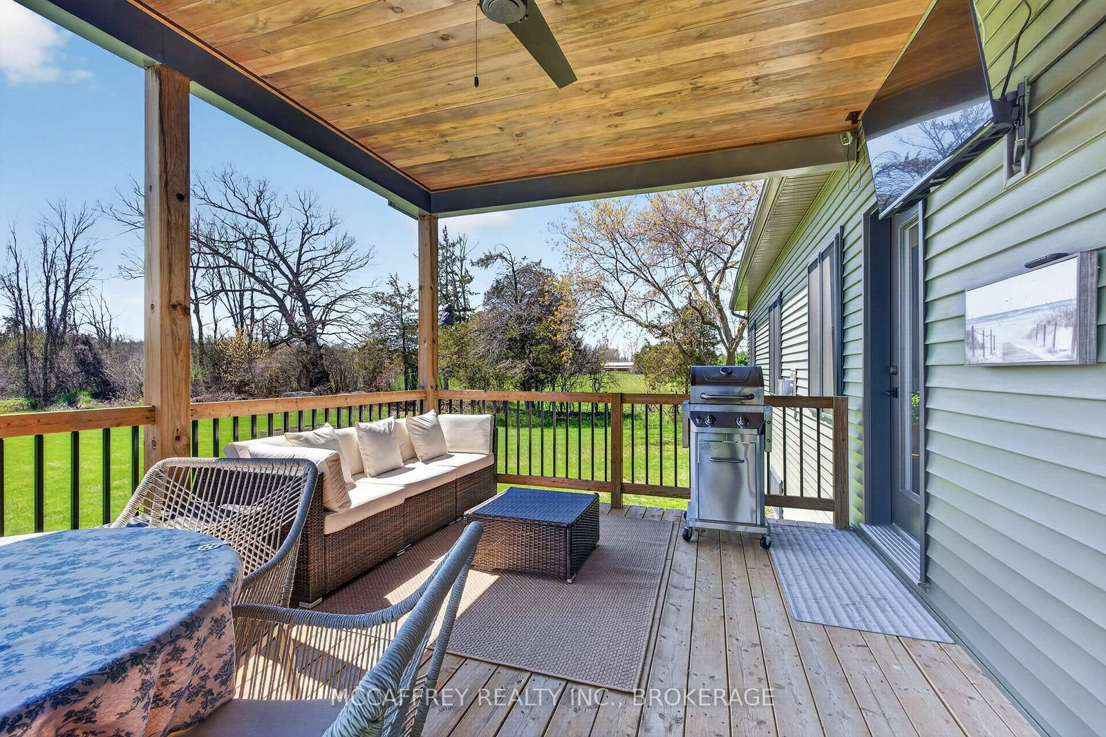 1930 County Rd 9 • Napanee, ON photo 32