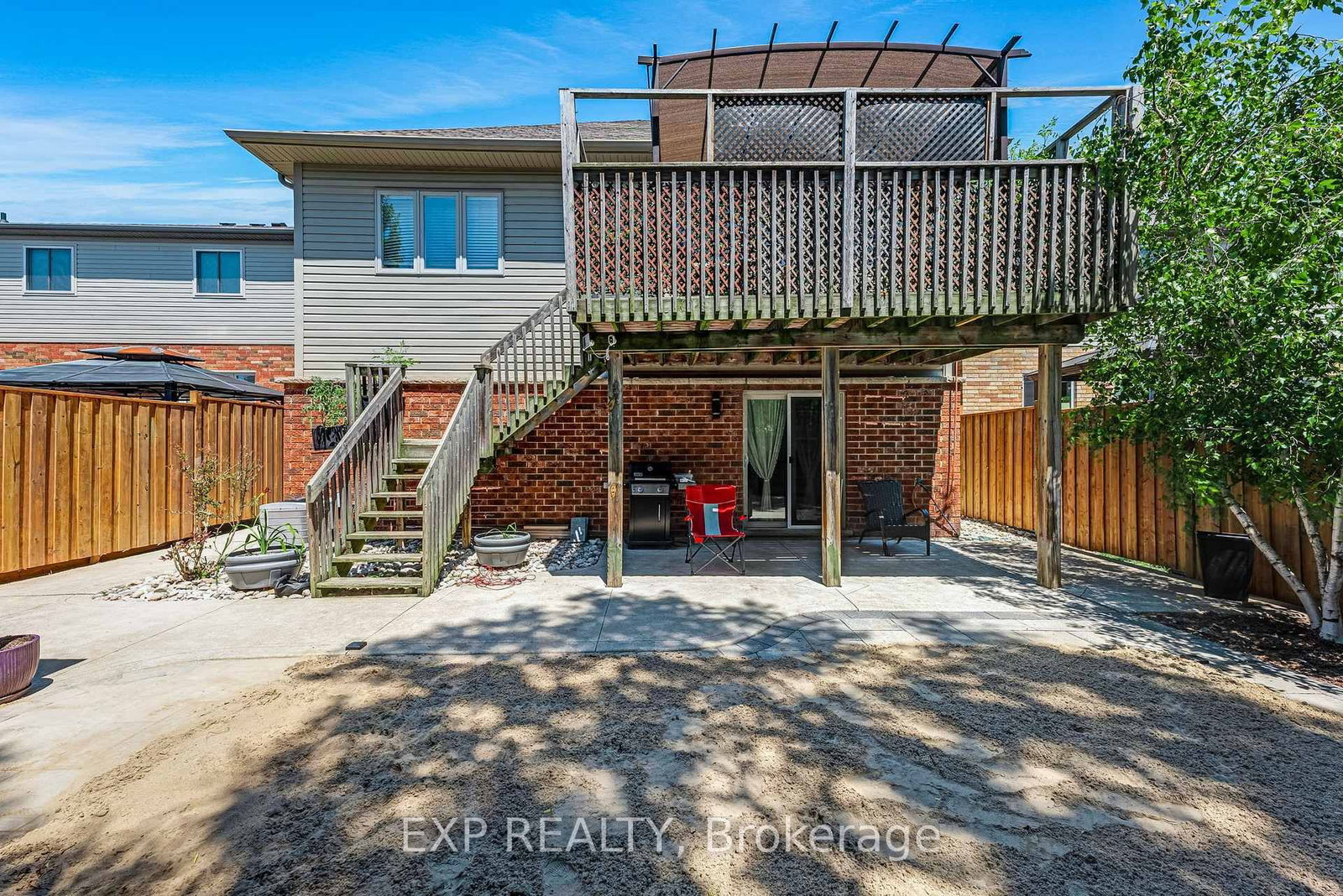 16 Downing Street • Hamilton, ON photo 37