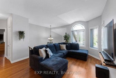 16 Downing Street • Hamilton, ON photo 5
