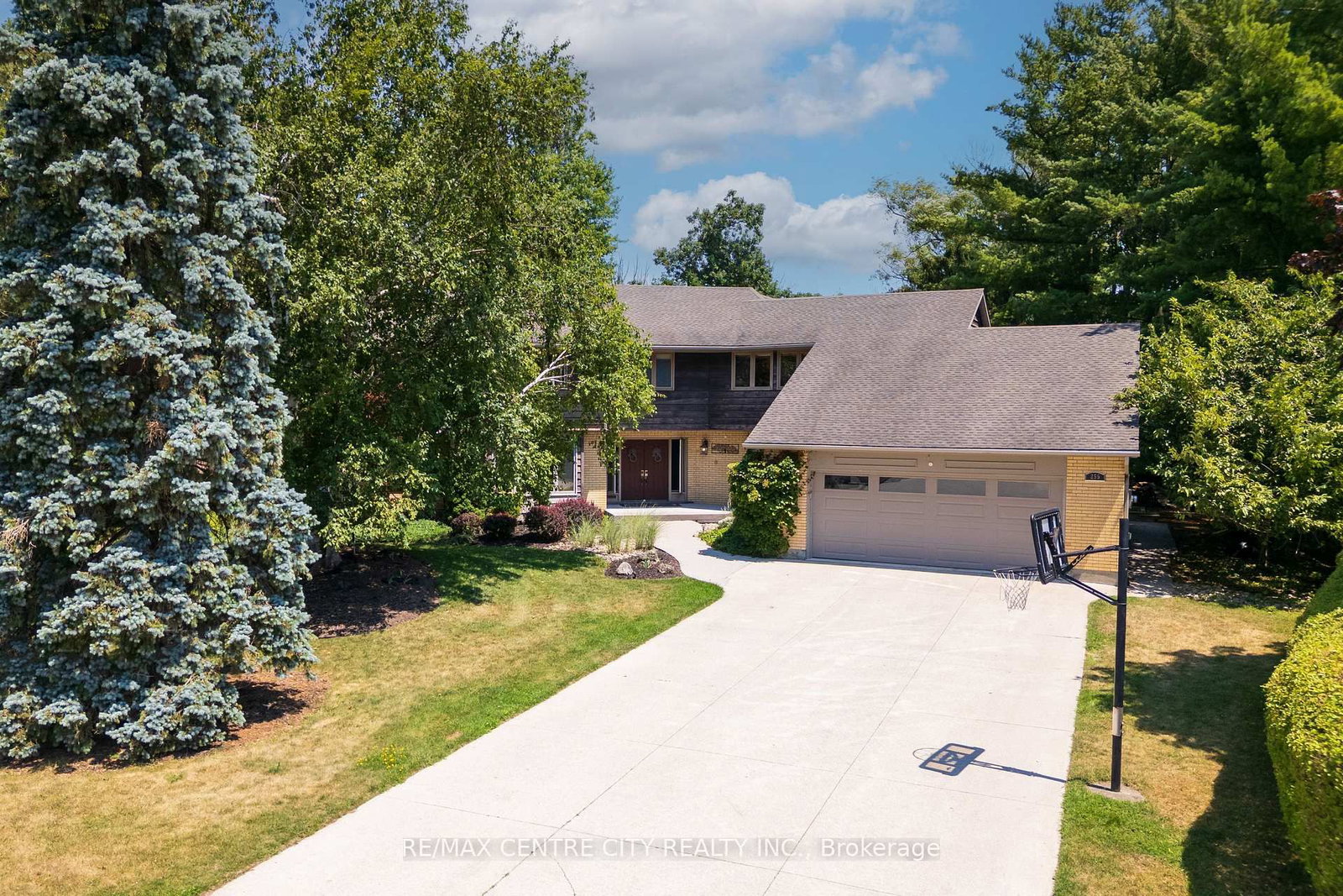 255 MILL POND Crescent, Strathroy-Caradoc — photo 2