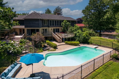 255 MILL POND Crescent • Strathroy-Caradoc, ON photo 8