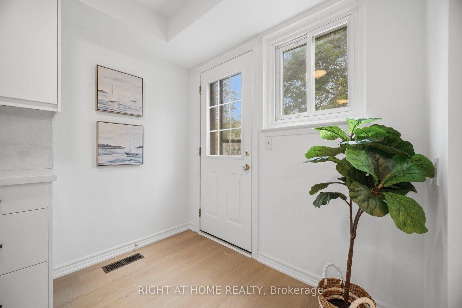 295 N Bluevale Street • #B • Waterloo, ON photo 35