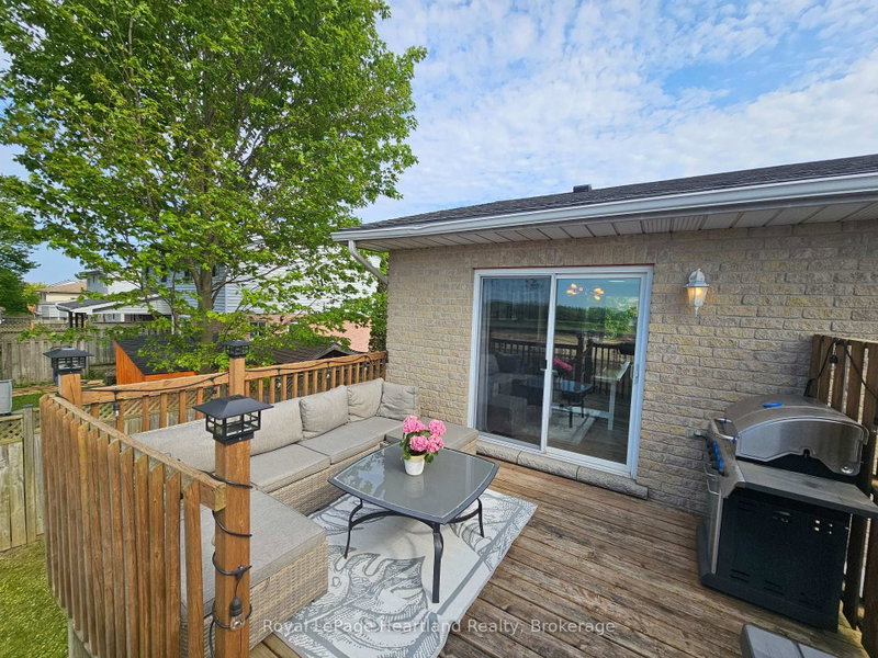 25 Lee Crescent