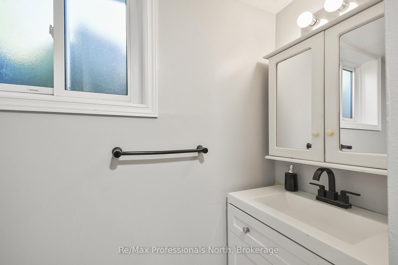 110 FRASER Street • Gravenhurst, ON photo 25