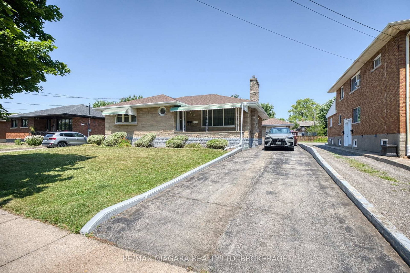 84 Second Street • Welland, ON photo 2